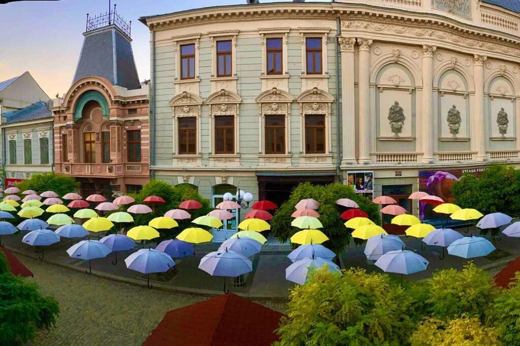 Chira Chiralina Classic Apartment Braila Bagian luar foto