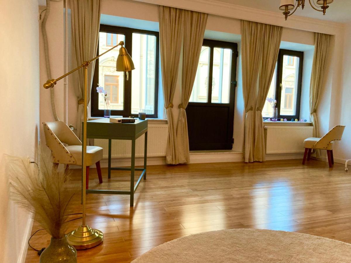 Chira Chiralina Classic Apartment Braila Bagian luar foto