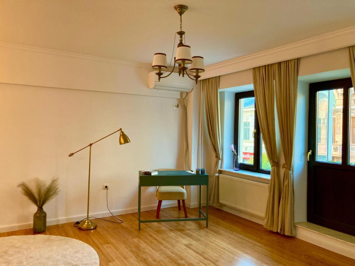 Chira Chiralina Classic Apartment Braila Bagian luar foto