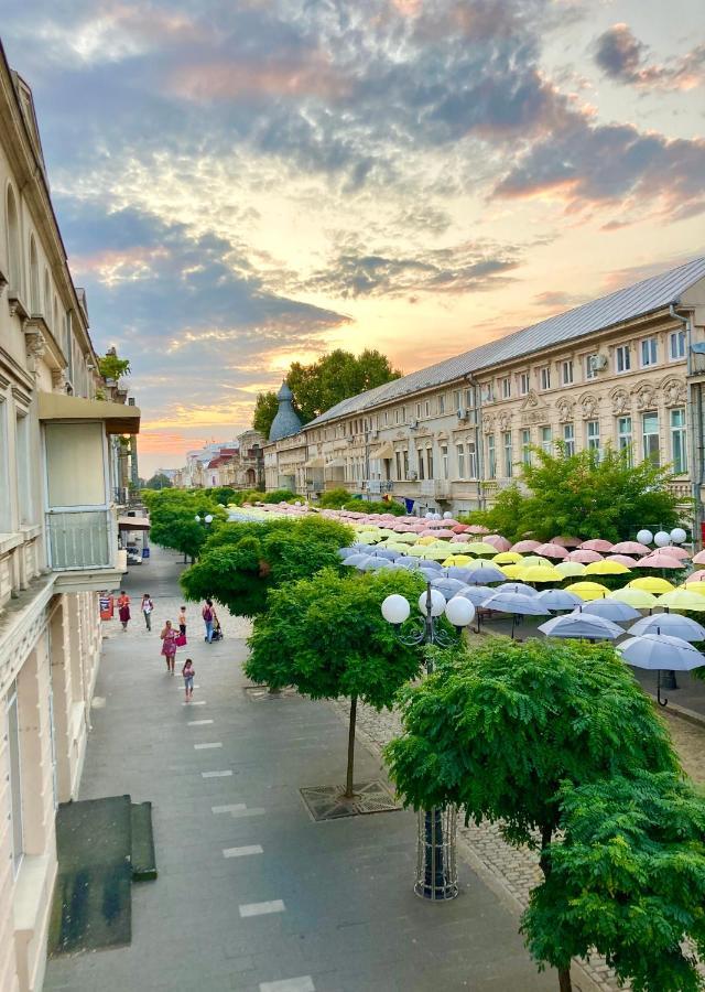 Chira Chiralina Classic Apartment Braila Bagian luar foto