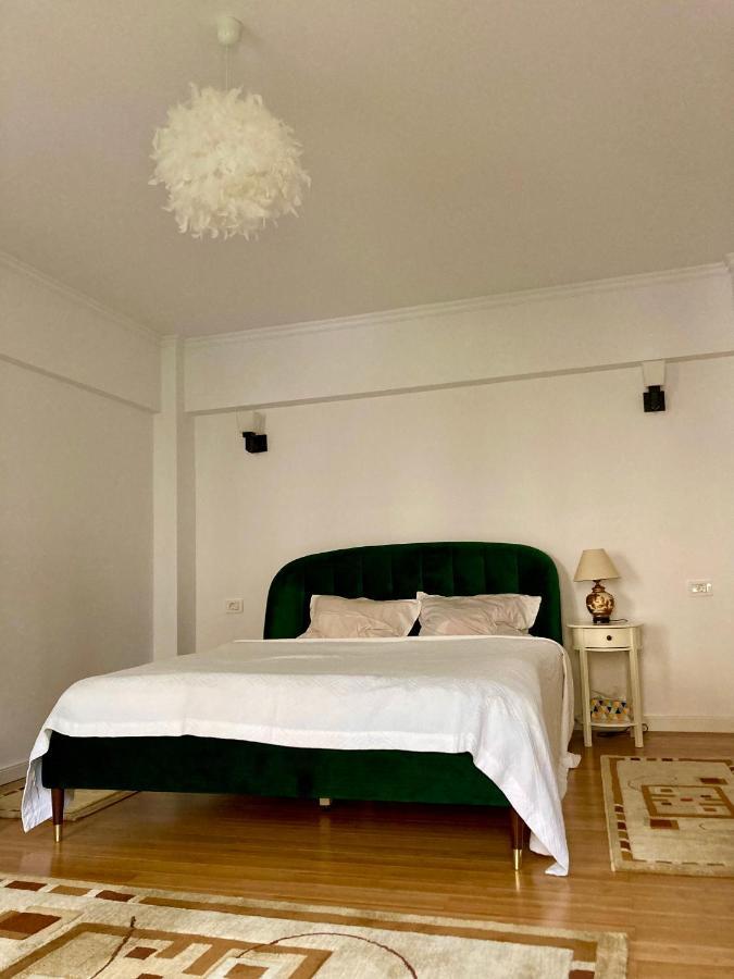 Chira Chiralina Classic Apartment Braila Bagian luar foto