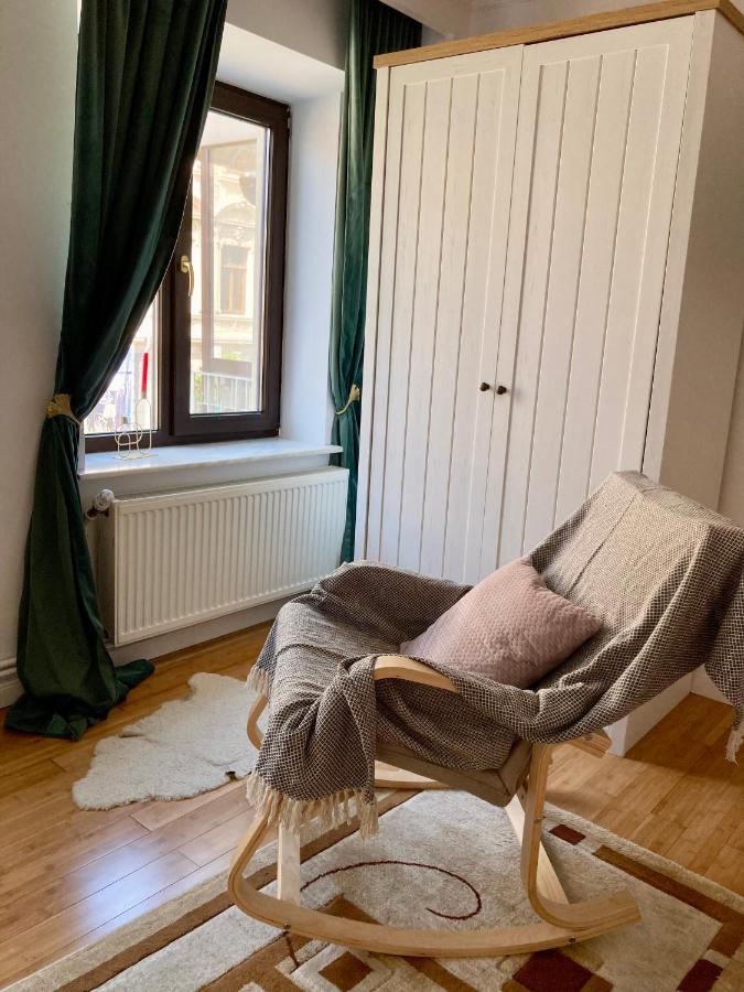 Chira Chiralina Classic Apartment Braila Bagian luar foto