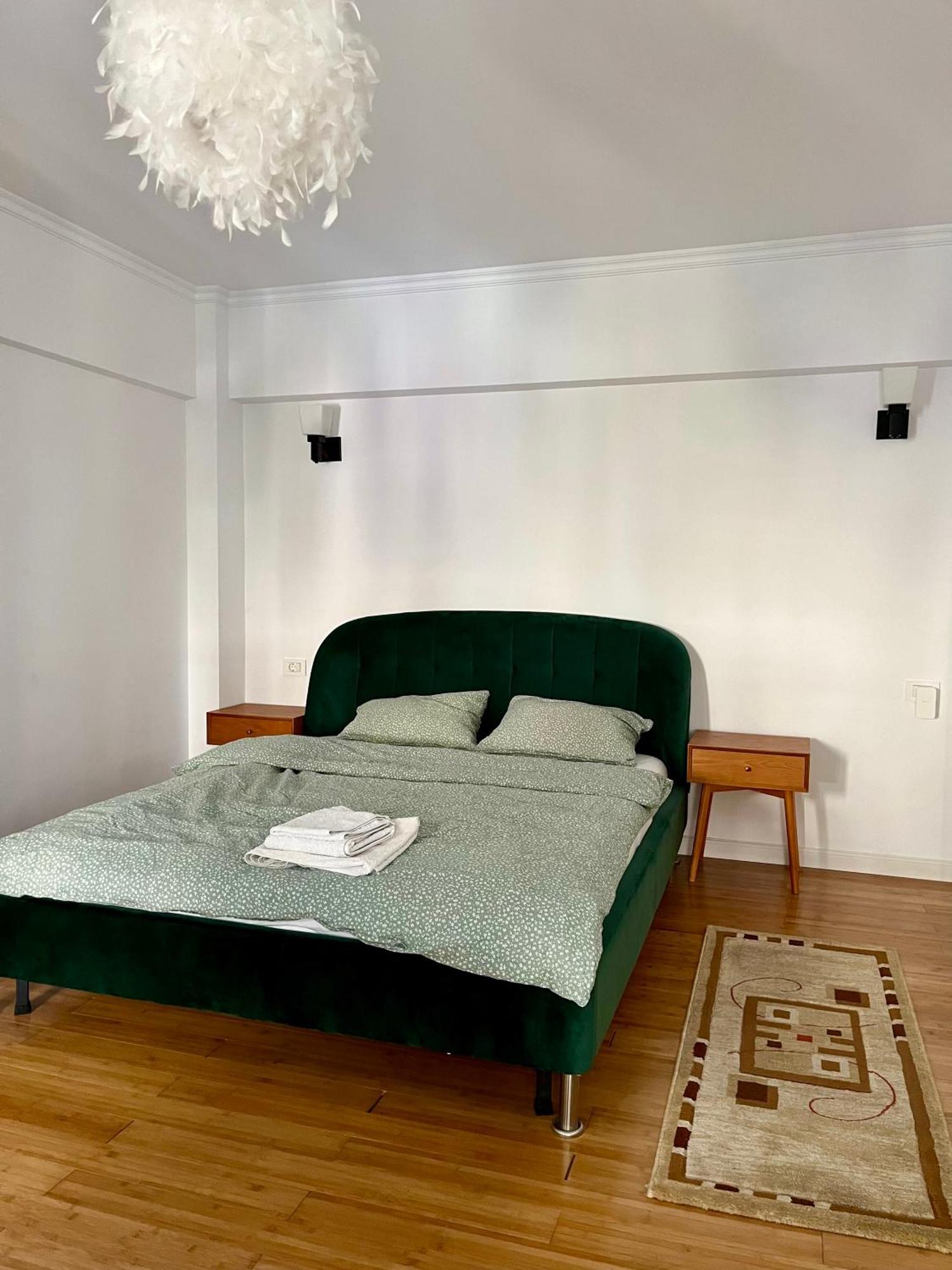 Chira Chiralina Classic Apartment Braila Bagian luar foto