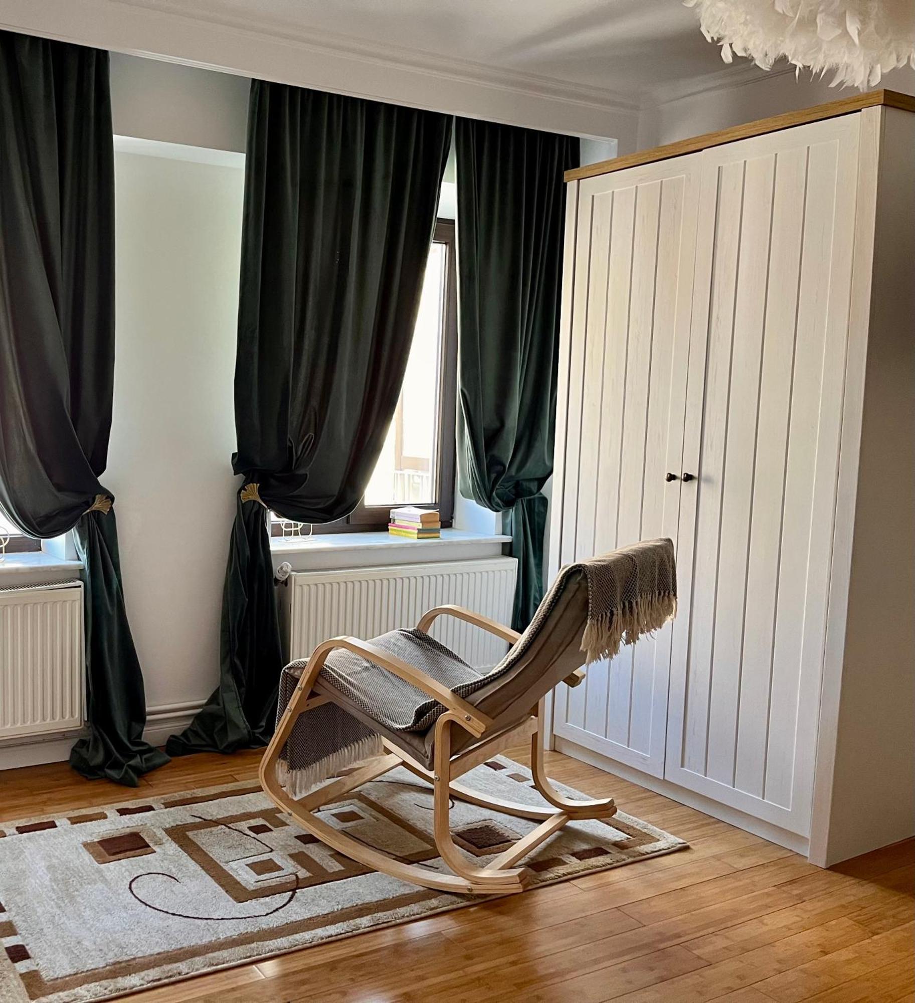Chira Chiralina Classic Apartment Braila Bagian luar foto
